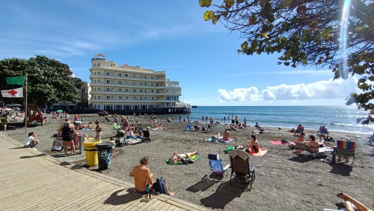 Alquilaencanarias El Medano Junto A La Playa Exterior photo